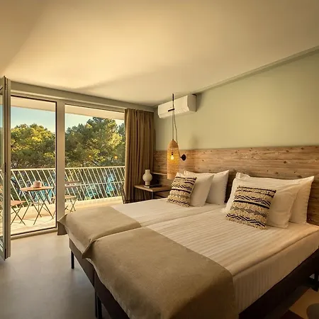 Готель Places Dalmacija By Valamar 3*
