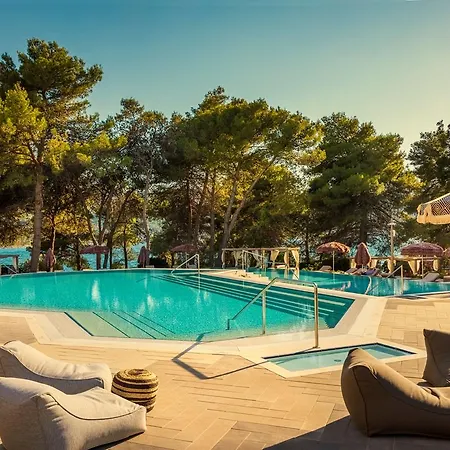 Places Dalmacija By Valamar Готель 3*