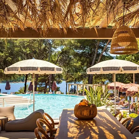Places Dalmacija By Valamar Готель 3*