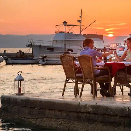 Places Dalmacija By Valamar Готель Макарська